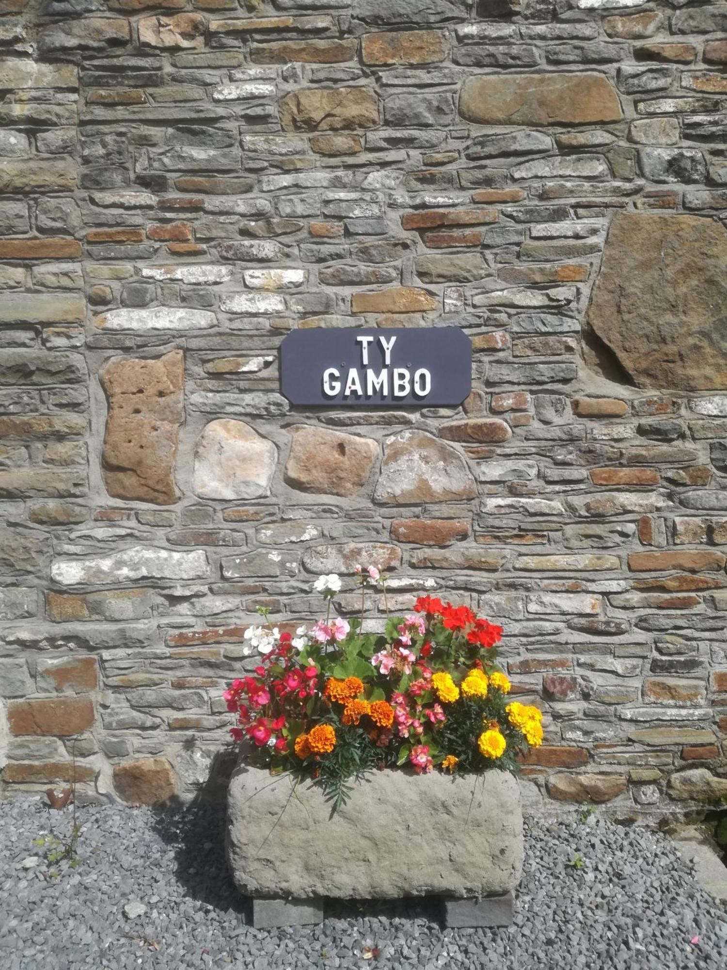 Swansea Valley Holiday Cottages Cilybebyll 외부 사진